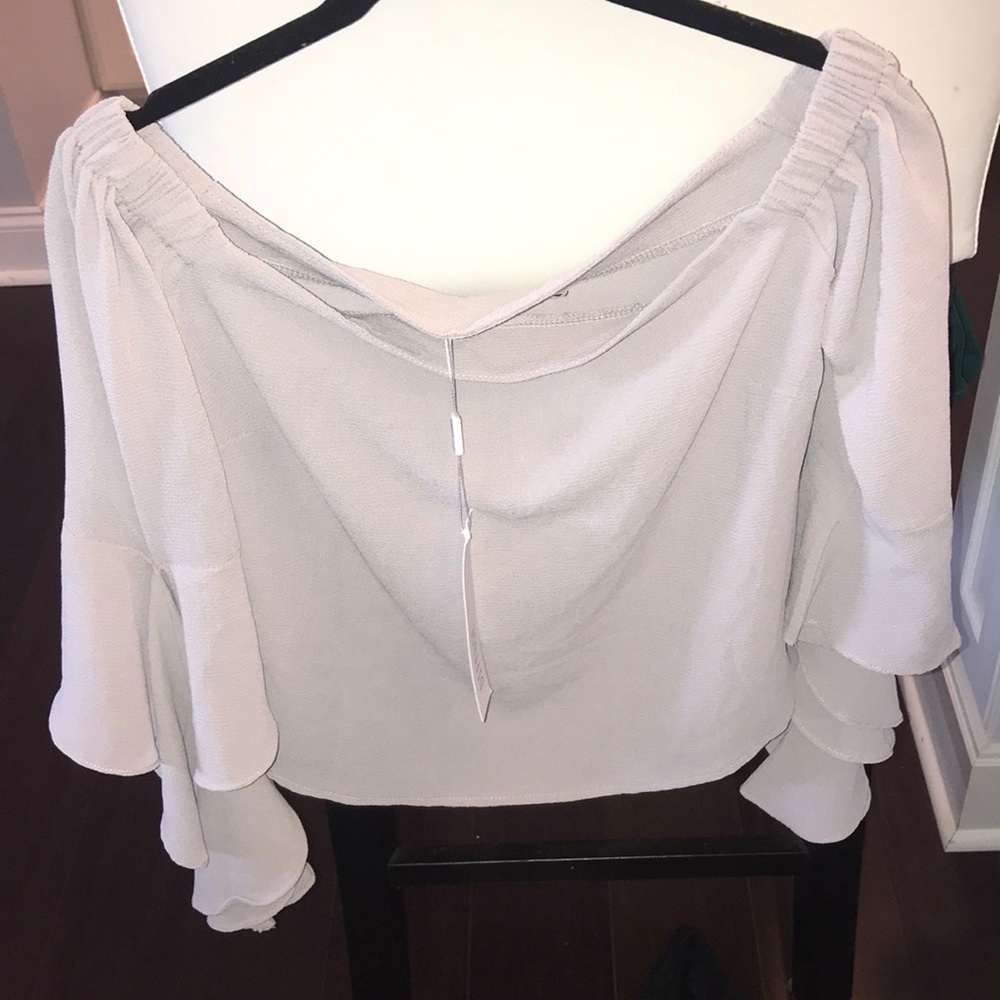 Off shoulder ruffle sleeve shirt PLT